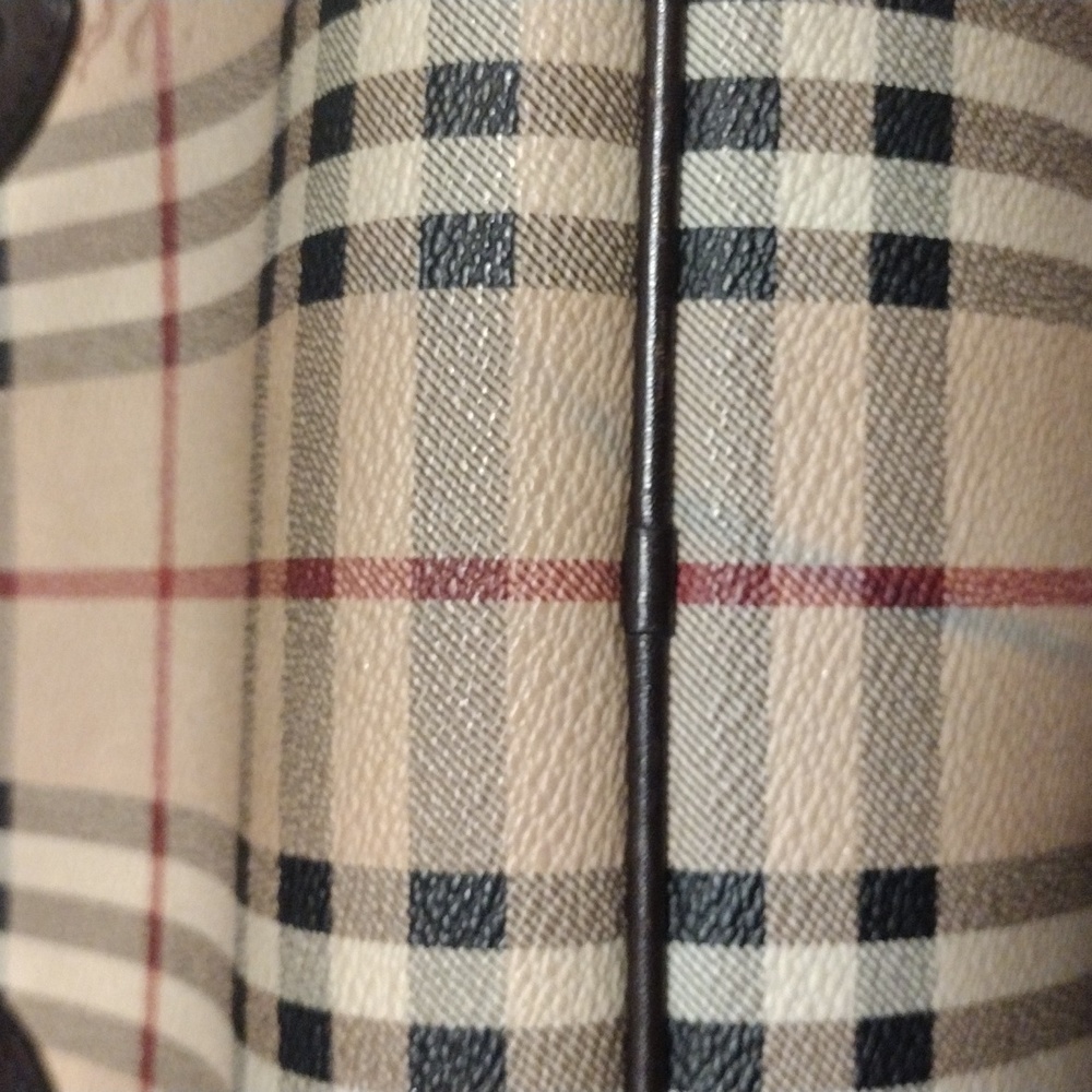 Burberry shoulder bag large tote style. - Picture 6 of 8